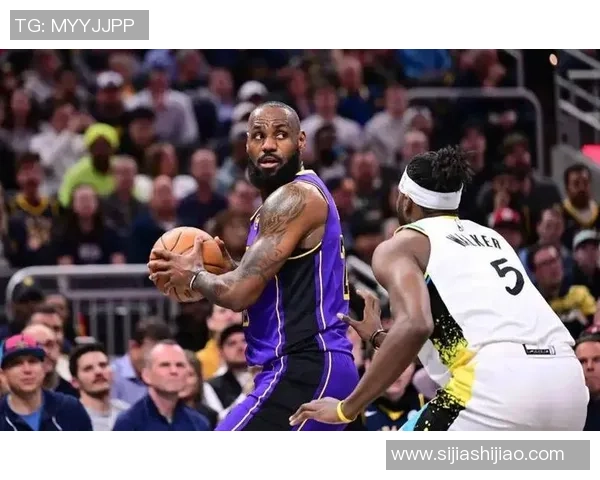 詹姆斯在对阵步行者的比赛中狂砍47分展现超凡实力